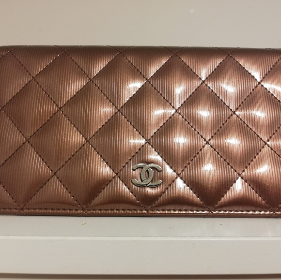 CHANEL Handbags - Chanel wallet Quilted patent leather